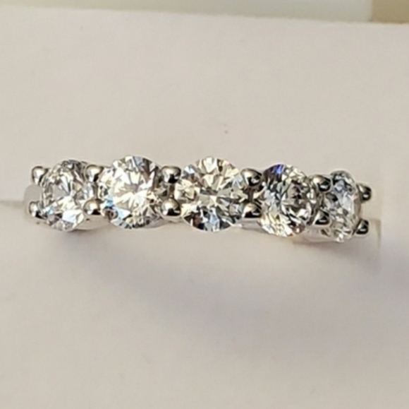 🥳NEW Diamond Promise Ring - Picture 4 of 5